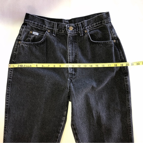 80’s Chic Jeans Ultra High-Rise Tapered Leg Black (28) - Picture 10 of 17